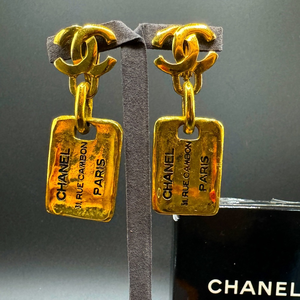 ❗️FINAL PRICE❗️LOT 994 24K gold plated Chanel dangle earrings